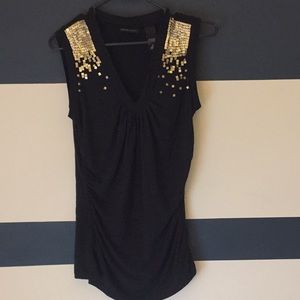 New York and company small V-neck tank